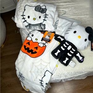 NWT hello kitty halloween blanket and hello kitty dancing doll